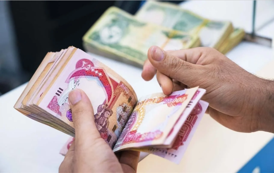 ماهي حقيقة زيادة 100 ألف دينار عراقي على رواتب المتقاعدين بالعراق 2025؟ .. المالية تُجيب