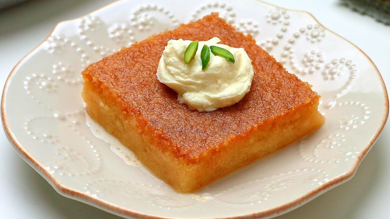 “أسرار هتعرفيها لأول مرة” في دقائق حضري احلى بسبوسة مرملة بالسميد بلونها الذهبي المميز