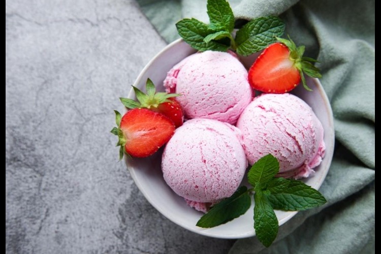 طريقة عمل الايس كريم في الخلاط بكل سهولة في المنزل أحلى من المحلات