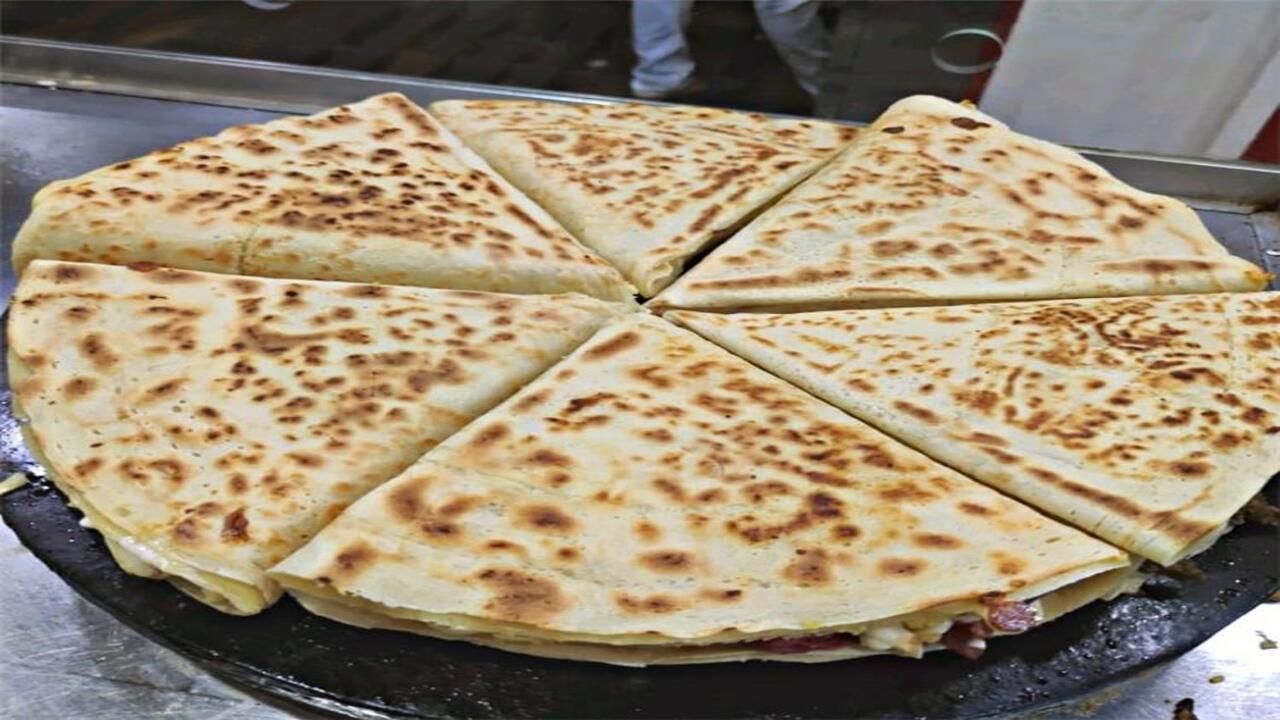 الكريب مش بس في المحلات.. دلوقتي هتعمليه في البيت بخطوات سهلة ومكونات بسيطة وبحشوات متنوعة هتبهر ولادك وضيوفك