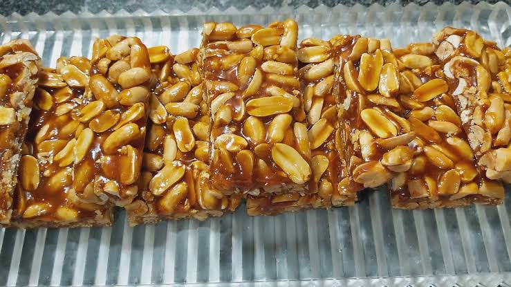 حلوي الفول السوداني بالشوكولاته سناكس صحي في البيت وبمقادير اقتصادية