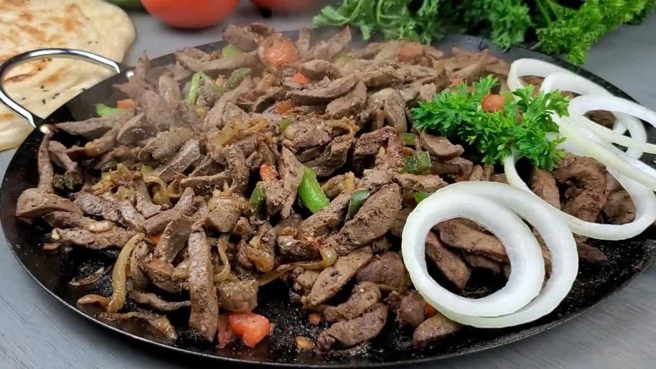 ” ريحتها هتجيب آخر الشارع” طريقة عمل الكبدة الاسكندراني في البيت بكل أسرارها